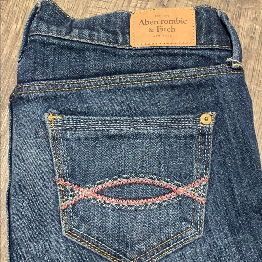 Abercrombie medium wash jeans